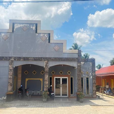 Oyo 93119 Guest House Leo Patra Muara Badak Eksteriør billede