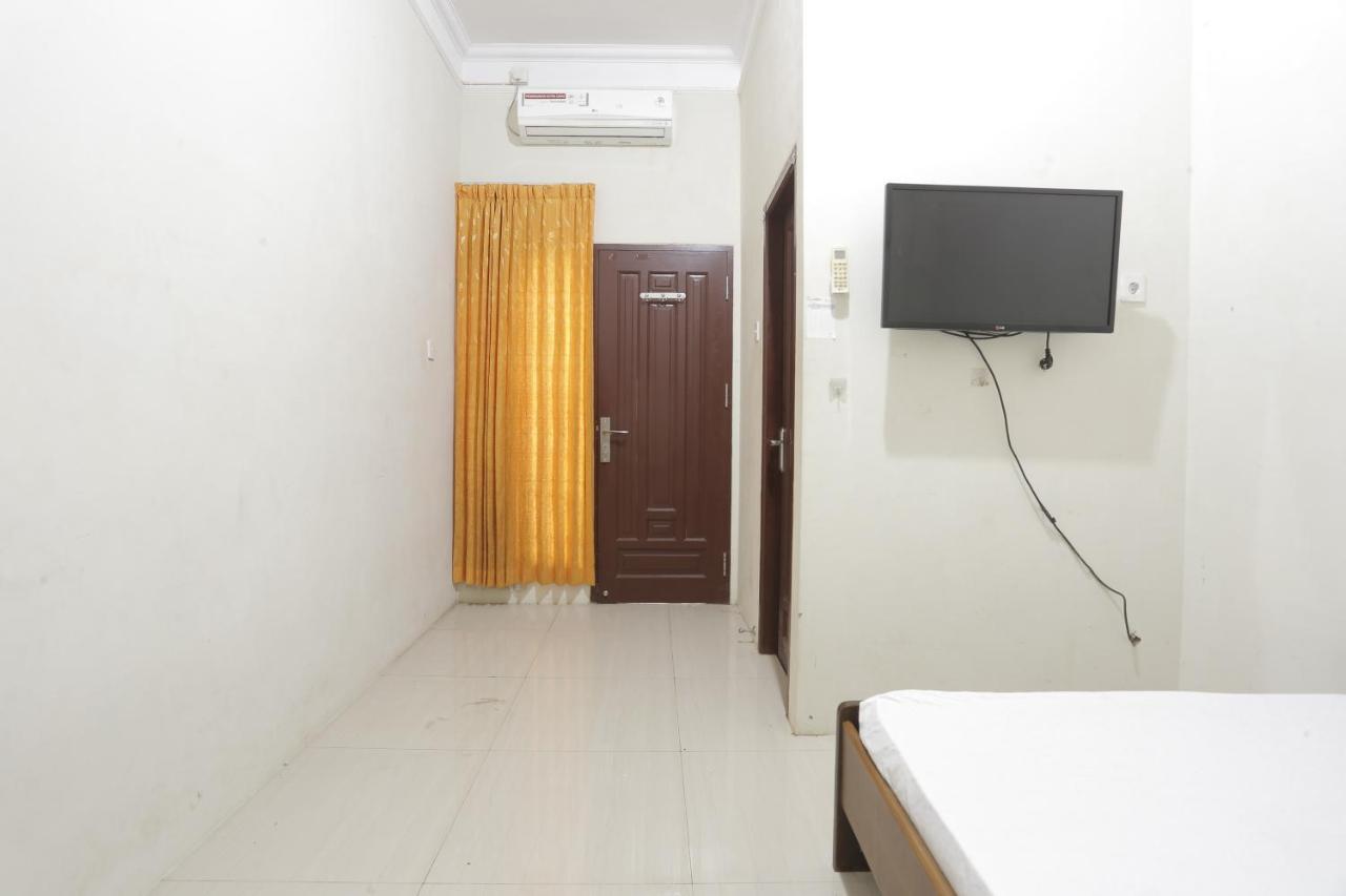 Oyo 93119 Guest House Leo Patra Muara Badak Eksteriør billede