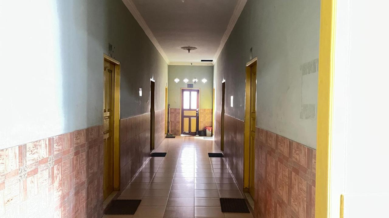 Oyo 93119 Guest House Leo Patra Muara Badak Eksteriør billede