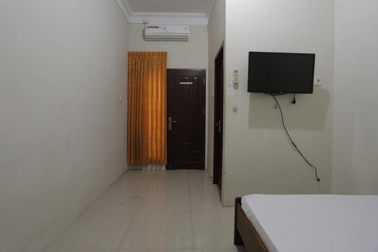 Oyo 93119 Guest House Leo Patra Muara Badak Eksteriør billede