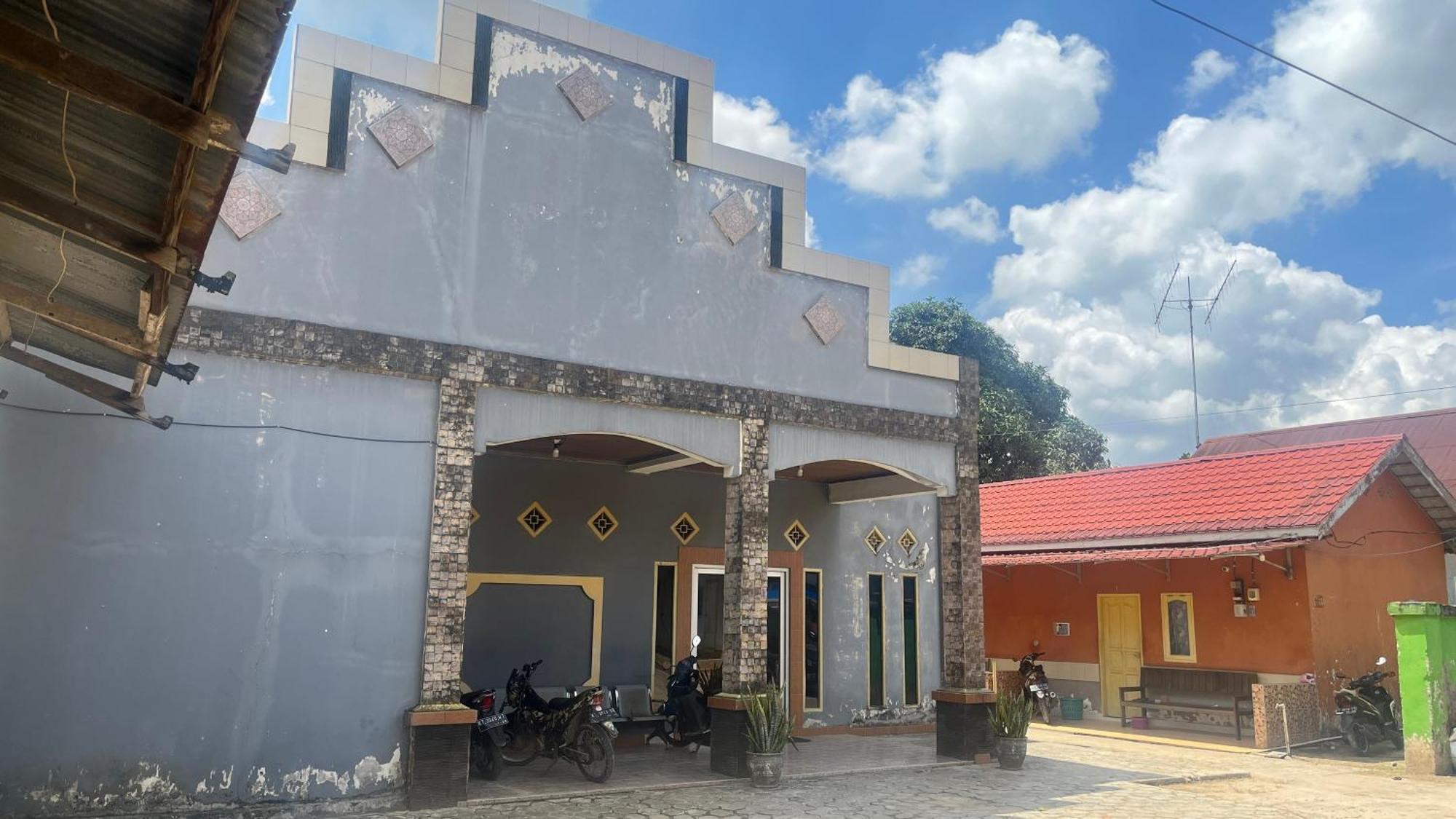 Oyo 93119 Guest House Leo Patra Muara Badak Eksteriør billede