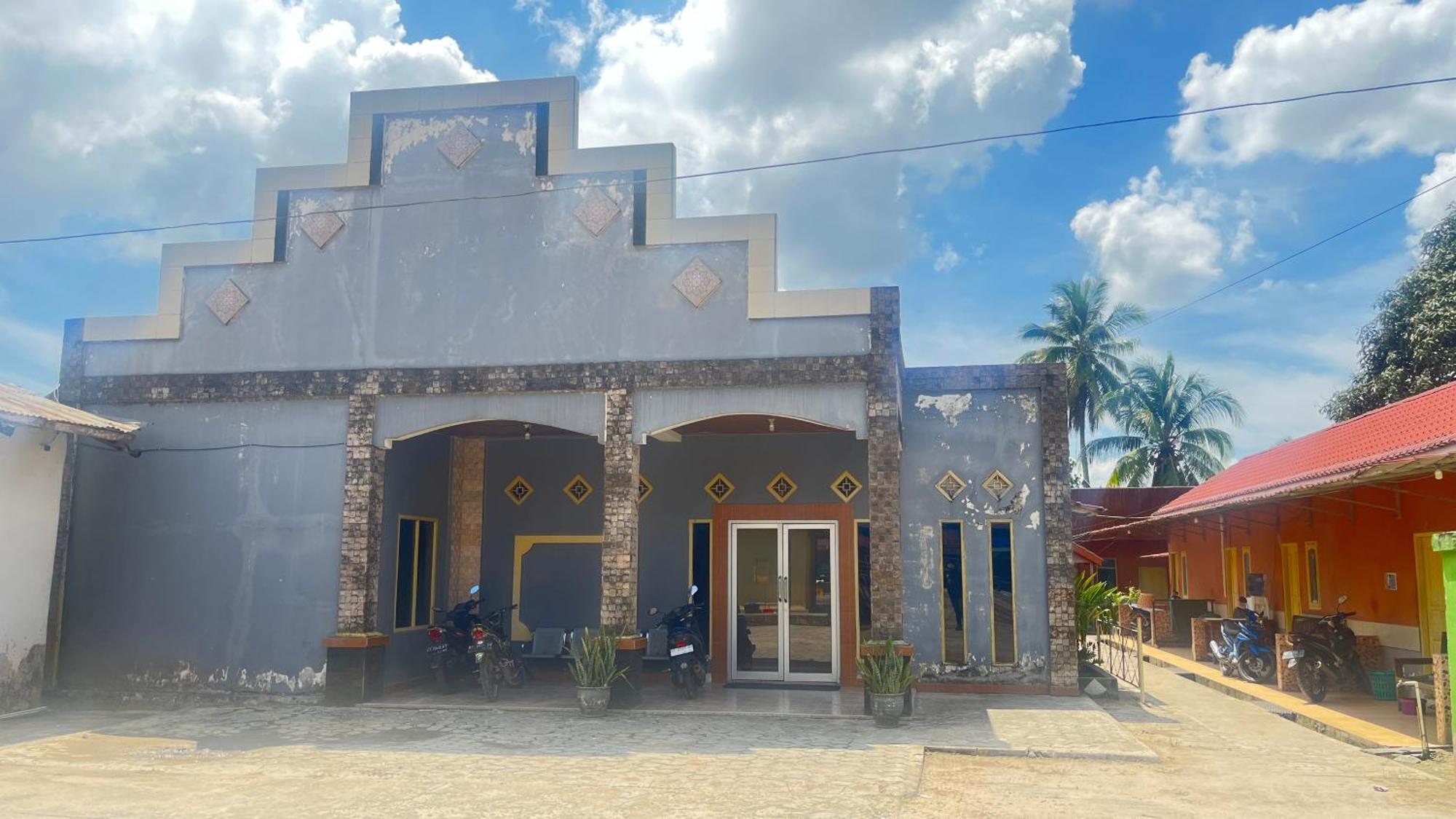 Oyo 93119 Guest House Leo Patra Muara Badak Eksteriør billede
