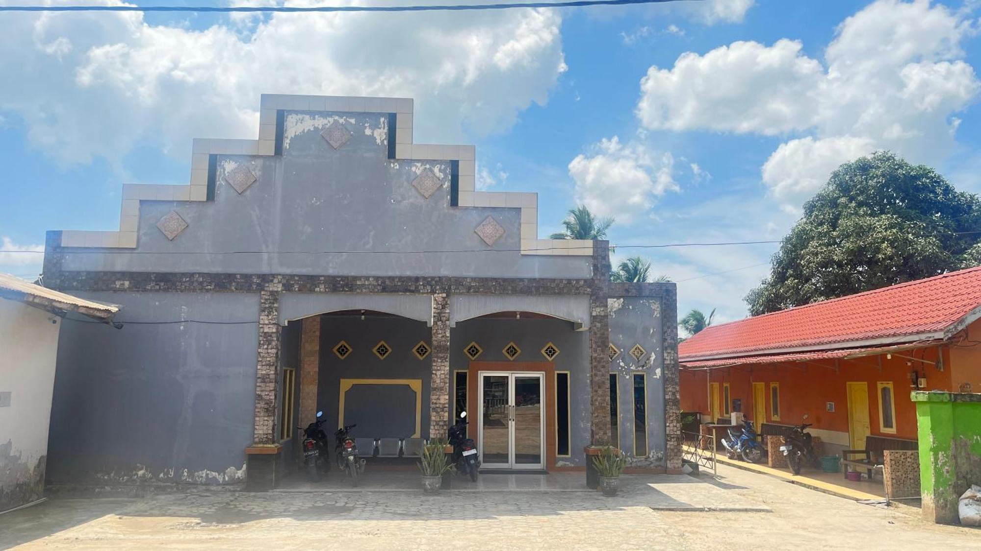 Oyo 93119 Guest House Leo Patra Muara Badak Eksteriør billede